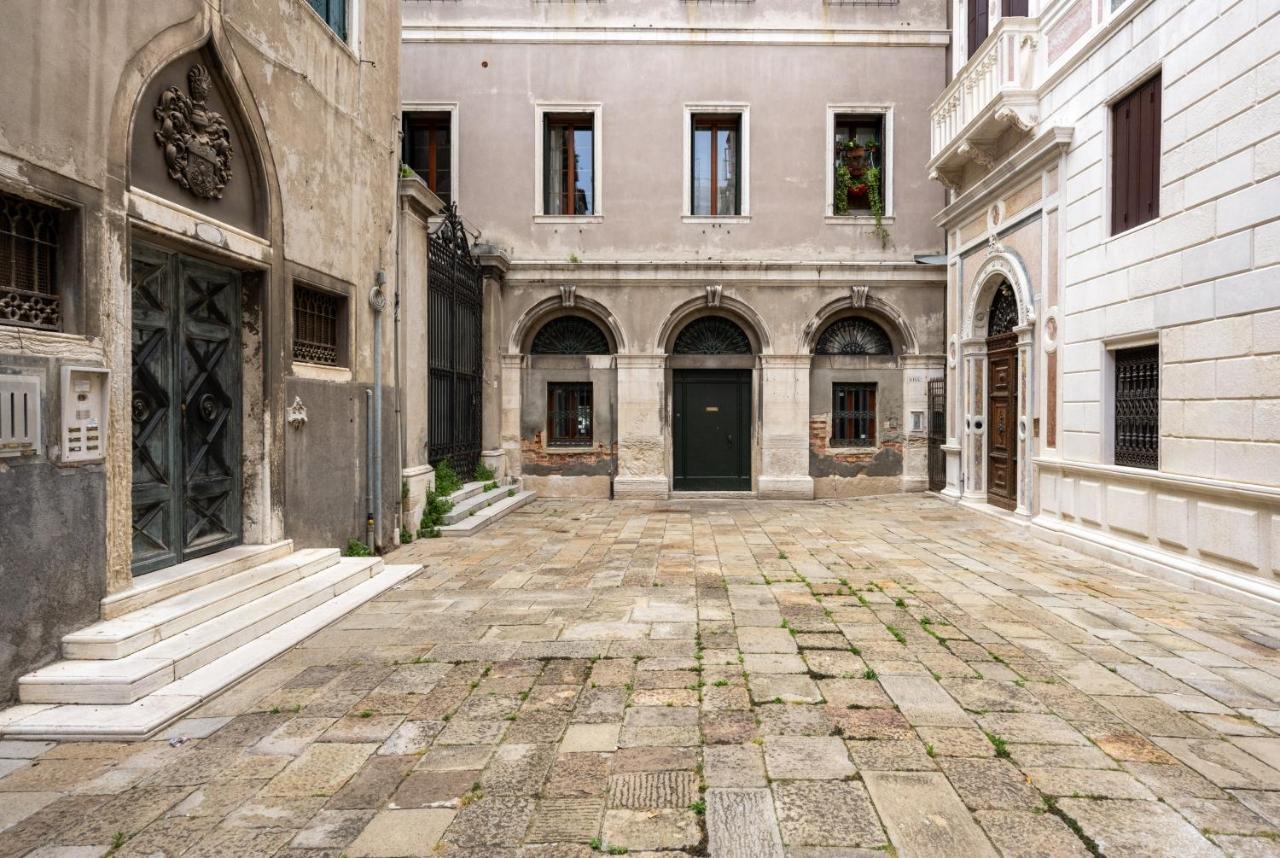 Palazzo Borgoloco Apartment Венеция Екстериор снимка
